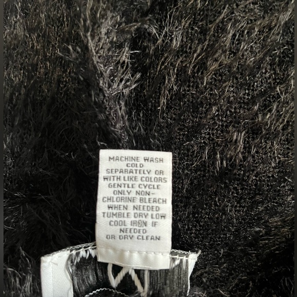 Magaschoni Black Open Front Cardigan
Soft Fuzzy Eyelash Fringe Sweater Women XL - Picture 8 of 11